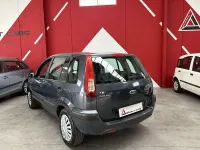 Usado Ford Fusion Trend 80 CV (58 kW) 2006 Negro Utilitario