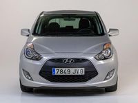 Usado Hyundai ix20 90 CV (66 kW) 2016 Gris / plata Utilitario