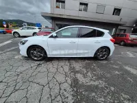 Usado Ford Focus ST-Line 125 CV (91 kW) 2019 Blanco Berlina