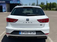 Usado Seat Leon FR 150 CV (110 kW) 2017 Blanco Familiar