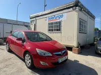 Usado Opel Astra Enjoy 95 CV (69 kW) 2011 Rojo Berlina
