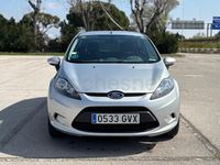Usado Ford Fiesta Trend 82 CV (60 kW) 2010 Gris / plata Utilitario
