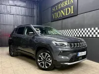 Usado Jeep Compass Limited 190 CV (139 kW) 2023 Gris / plata SUV