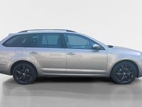Usado Skoda Octavia Style 150 HP (110 kW) 2018 Cinzento Carrinha