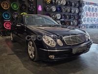 Usado Mercedes E500 Avantgarde 306 CV (225 kW) 2003 Azul Berlina