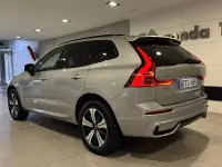 Usado Volvo XC60 Plus 350 CV (257 kW) 2025 Gris / plata SUV