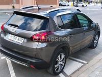 Usado Peugeot 2008 Style 100 CV (73 kW) 2018 Gris / plata SUV