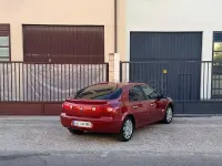 Usado Renault Laguna III Dynamique 150 CV (110 kW) 2007 Granate Berlina