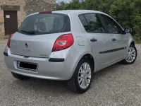 Usado Renault Clio II Authentique 85 CV (62 kW) 2007 Gris / plata Berlina