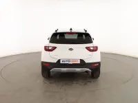 Usado Kia Stonic 101 CV (74 kW) 2019 Blanco SUV