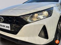 Usado Hyundai i20 100 CV (73 kW) 2022 Blanco Berlina