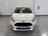 Usado Ford Fiesta Trend 75 CV (55 kW) 2017 Blanco Berlina
