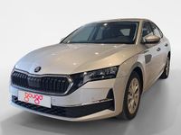 Usado Skoda Octavia Selection 116 CV (85 kW) 2025 Gris / plata Berlina