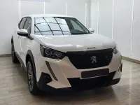 Usado Peugeot 2008 Active 100 CV (73 kW) 2021 Blanco SUV