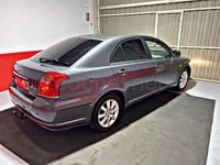 Usado Toyota Avensis Sol 116 CV (85 kW) 2005 Gris / plata Berlina