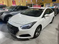 Usado Hyundai i40 115 CV (84 kW) 2019 Blanco Berlina