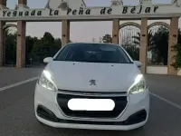Usado Peugeot 208 Active 100 CV (73 kW) 2019 Blanco Utilitario