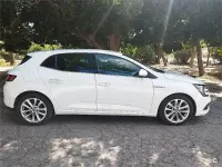 Usado Renault Mégane Zen 130 CV (95 kW) 2017 Blanco Berlina