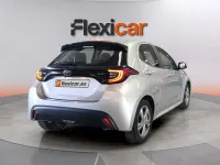 Usado Toyota Yaris Hybrid Active 116 CV (85 kW) 2025 Gris Berlina