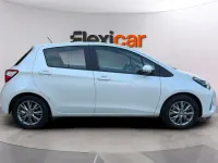 Usado Toyota Yaris Active 111 CV (81 kW) 2018 Blanco Berlina