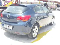 Usado Opel Astra Excellence 125 CV (91 kW) 2013 Azul Utilitario