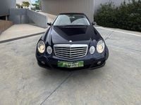 Usado Mercedes E220 Classic 170 CV (125 kW) 2008 Azul Berlina