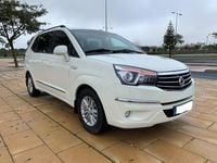 Usado SsangYong Rodius Limited 155 CV (114 kW) 2015 Blanco Monovolumen