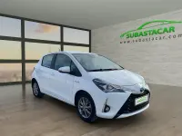 Usado Toyota Yaris Hybrid Active 100 CV (73 kW) 2019 Blanco Utilitario