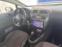 Usado Seat Leon Reference 105 CV (77 kW) 2006 Rojo Utilitario