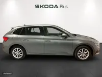 Usado Skoda Scala Ambition 110 CV (80 kW) 2022 Gris Utilitario