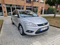 Usado Ford Focus Trend 109 CV (80 kW) 2008 Gris / plata Familiar