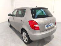 Usado Skoda Fabia Ambition 75 CV (55 kW) 2012 Gris / plata Berlina