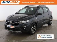 Usado Dacia Sandero Comfort 91 CV (66 kW) 2021 Gris / plata Berlina