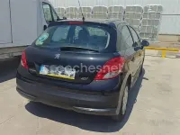 Usado Peugeot 207 Access 70 CV (51 kW) 2012 Negro Berlina