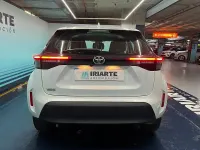 Usado Toyota Yaris 125 CV (91 kW) 2024 Blanco Utilitario