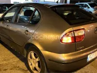 Usado Seat Leon Stella 110 CV (80 kW) 2003 Gris / plata Utilitario