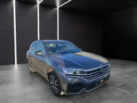 Usado VW Touareg R-line 286 CV (210 kW) 2023 Gris metalizado SUV
