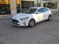 Usado Ford Focus Trend 120 CV (88 kW) 2019 Blanco Berlina