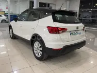 Usado Seat Arona Style 95 CV (69 kW) 2020 Blanco SUV