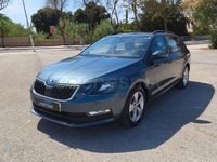 Usado Skoda Octavia Style 130 CV (95 kW) 2020 Gris / plata Familiar