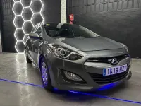 Usado Hyundai i30 110 CV (80 kW) 2015 Gris / plata Berlina