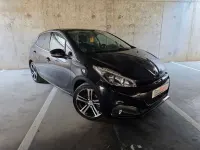 Usado Peugeot 208 GT-line 110 CV (80 kW) 2018 Negro Utilitario