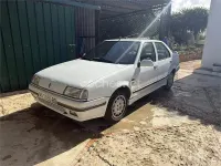 Usado Renault R9 95 CV (69 kW) 1995 Blanco Berlina