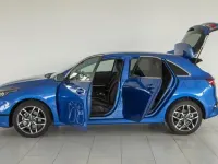 Usado Kia Ceed 136 CV (100 kW) 2022 Azul Utilitario