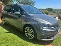Usado VW Golf Sportsvan Sportline 150 CV (110 kW) 2019 Gris / plata Monovolumen