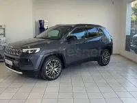 Usado Jeep Compass Limited 130 CV (95 kW) 2022 Gris / plata SUV