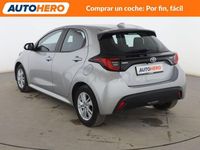 Usado Toyota Yaris Hybrid Active 116 CV (85 kW) 2022 Gris Berlina