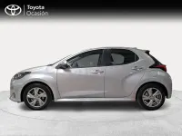 Usado Toyota Yaris Hybrid Active 116 CV (85 kW) 2025 Gris / plata Berlina
