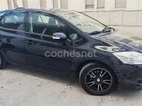 Usado Toyota Auris Live 90 CV (66 kW) 2010 Negro Utilitario