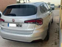 Usado Fiat Tipo 130 CV (95 kW) 2022 Gris / plata Familiar